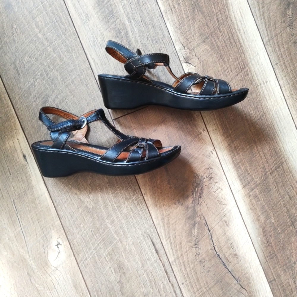 Born heeled sandals sz 8